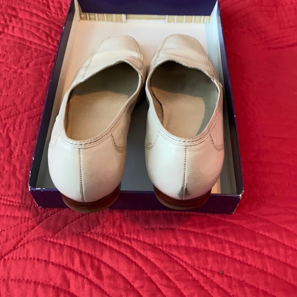 Beautiful, cream, VINTAGE, NORDSTROM loafers!! - Picture 2 of 5